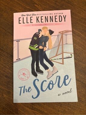 Elle Kennedy "The Score" Novel - Third Book of Off Campus Series